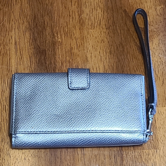 Coach wristlet - Picture 3 of 6